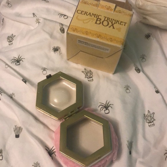 Vintage ceramic trinket box - Picture 2 of 2